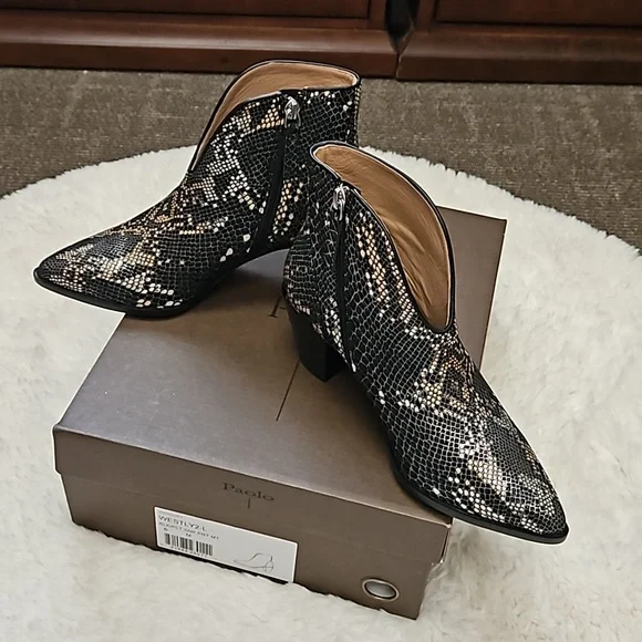 *SOLD* Paolo Westly Black Platinum Snake Print Leather Booties, size 6, NEW, NWB - Picture 2 of 16